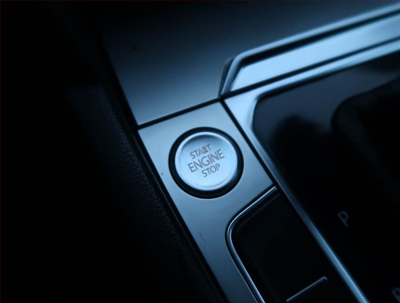 Volkswagen Passat (2017) 2.0 TDI, Automat, Serv.kniha - fotka 20 z 22