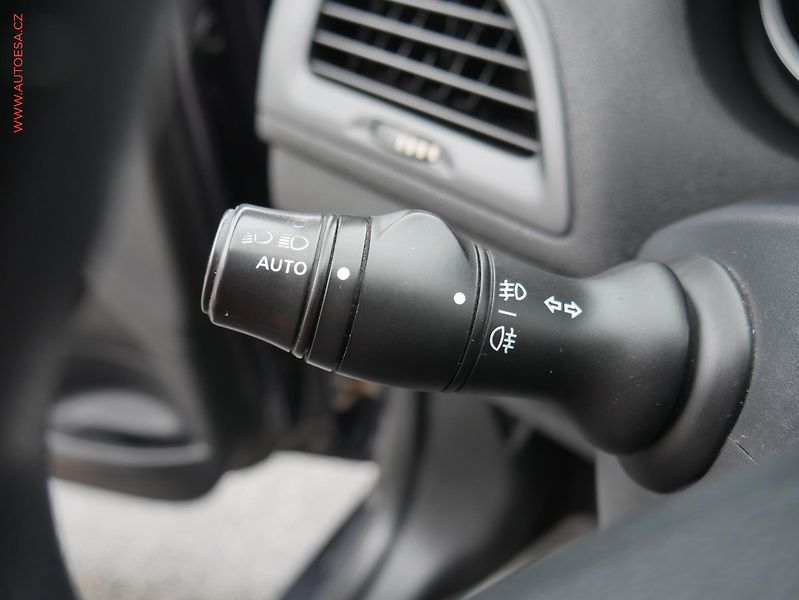 Renault Mégane (2010) 1.5 dCi, AC, temp. STK3/28 - fotka 13 z 18
