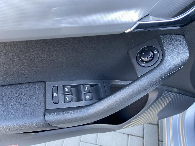 Škoda Octavia 1.4 TSI 103kW - 1xMAJ.-ALU-PDC - fotka 13 z 42