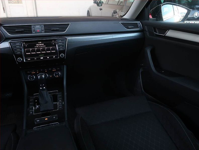 Škoda Superb (2015) Style Plus 1.6 TDI, Automat - fotka 8 z 16