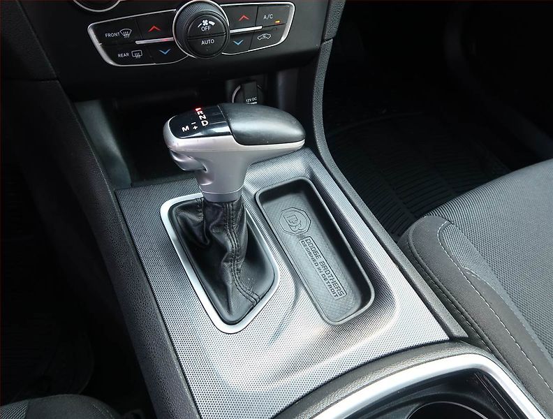 Dodge Charger (2017) 3.6 V6 - fotka 13 z 19