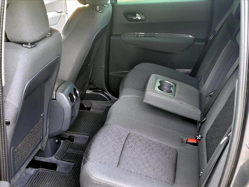 Peugeot 3008 1,6 b-HDi NAVi*SERV.KNÍŽKA* - fotka 19 z 43