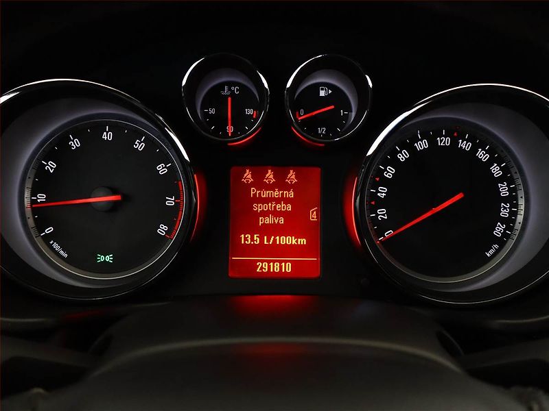 Opel Insignia (2011) OPC Line 2.0 Turbo, 4X4 - fotka 9 z 16