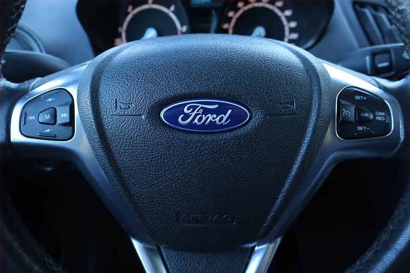 Ford Tourneo Courier (2018) Trend 1.5 TDCI, 5Míst, SR, DPH - fotka 17 z 18