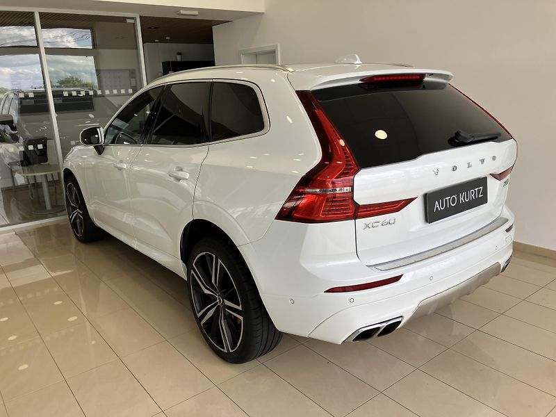 Volvo XC60 T6 AWD R-Design POLESTAR AT8 - fotka 6 z 57