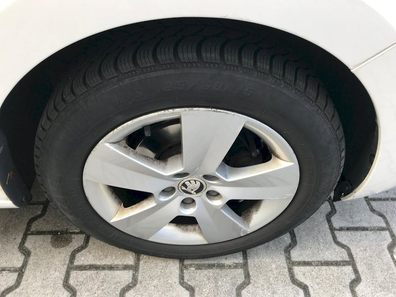 Škoda Rapid (2017) Ambition 1,0 TSI - fotka 24 z 24