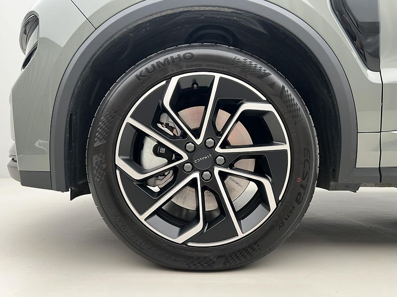 Lynk & Co 01 CORE PHEV AUT CZ 1.maj - fotka 14 z 48