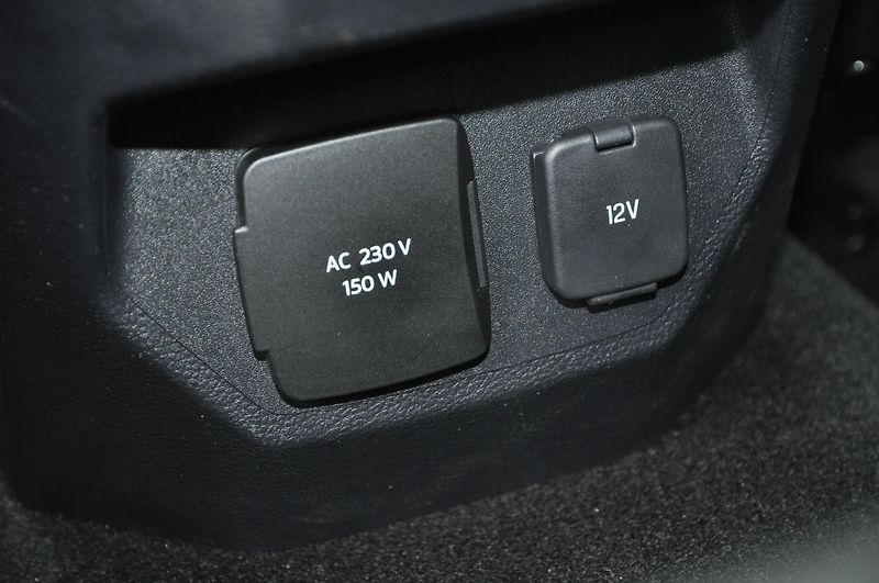 Volkswagen Amarok 3.0TDi V6 177kW 4x4 AVENTURE - fotka 23 z 26