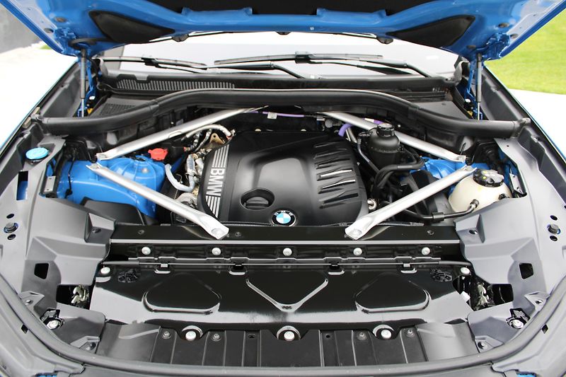 BMW X6 40d*M-sport*Karbon*Vzduch*B&W* - fotka 46 z 50
