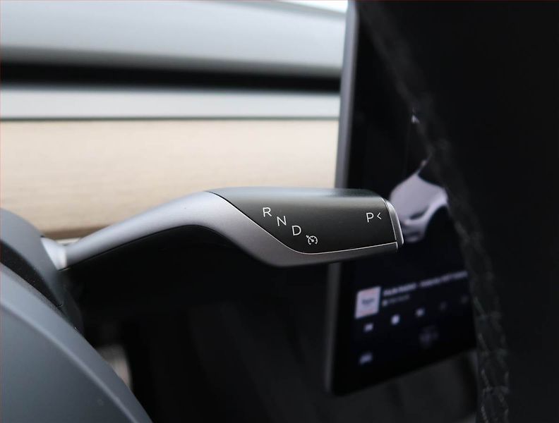 Tesla Model Y (2023) Performance 79kWh, SoH 93% - fotka 12 z 33