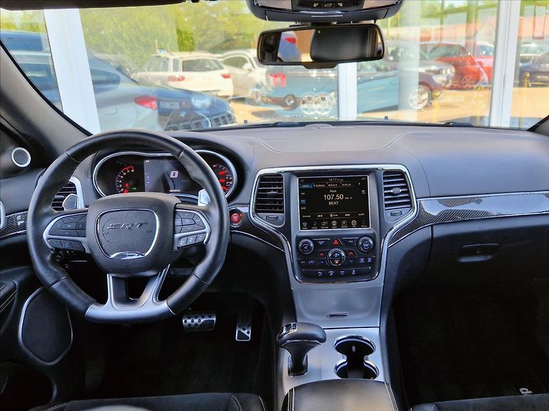 Jeep Grand Cherokee 6,4 i SRT 344kW NAVI TOPSTAV - fotka 19 z 32