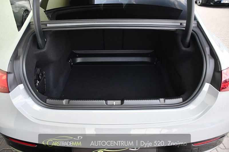 Mercedes-Benz EQE 43 AMG HUD 1M SoH 99% - fotka 51 z 60