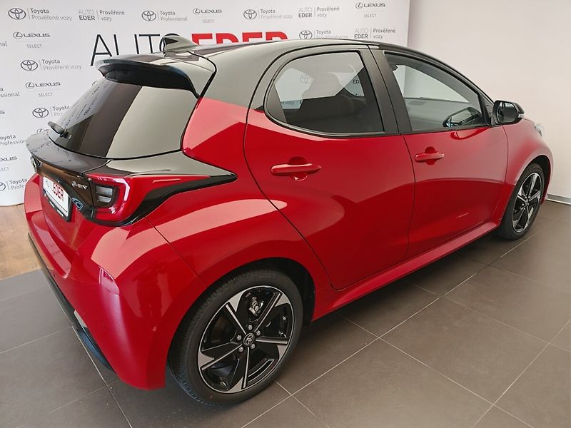 Toyota Yaris 1.5 TNGA HEV Executive VIP - fotka 7 z 33