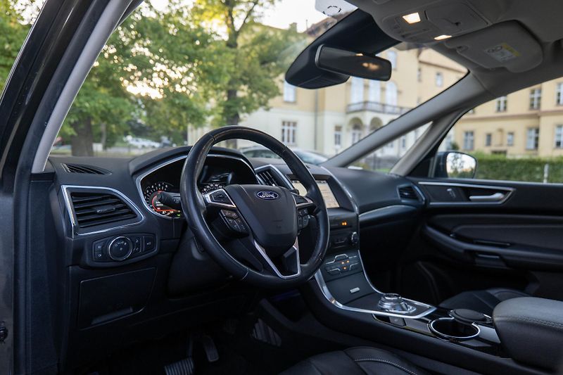 Ford S-MAX 2.0 Kůže Panorama 7 míst Tažné - fotka 12 z 52