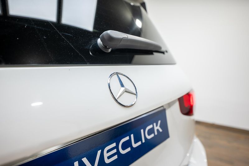 Mercedes-Benz GLB 200d 4Matic AMG Packet - fotka 33 z 40