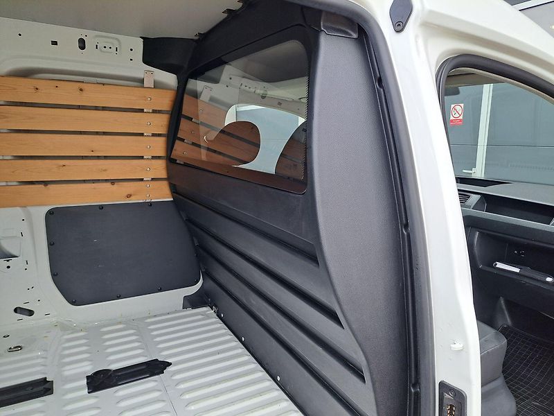 Volkswagen Caddy (2019) 1.4 TGI Maxi ZÁRUKA, 81kW - fotka 29 z 29