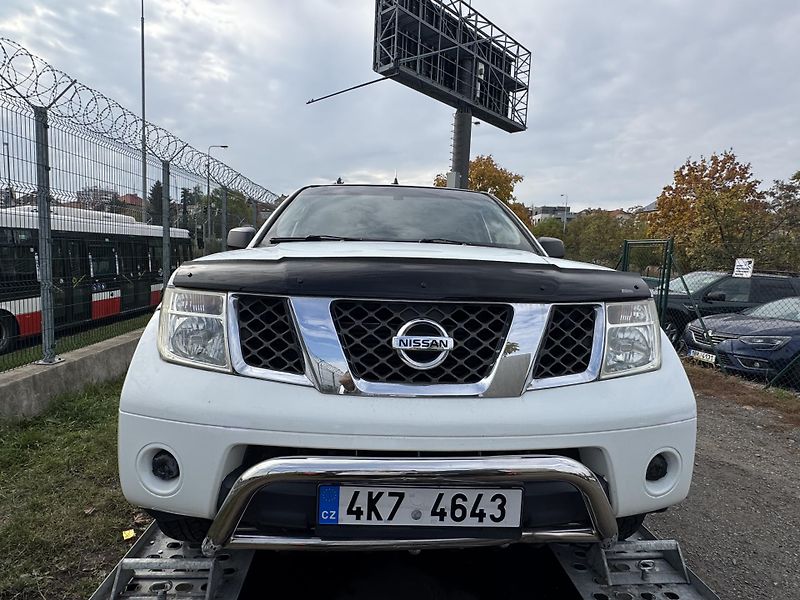 Nissan Pathfinder (2008) 2.5DCI 125kw AT 4x4 - fotka 8 z 24