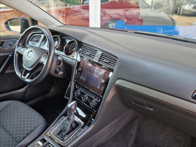 Volkswagen Golf 1,6 TDI JOIN EDITION LED NOSIČ - fotka 18 z 43