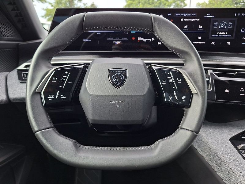 Peugeot 3008 ALLURE HYBRID 145k e-DCS6 - fotka 20 z 29
