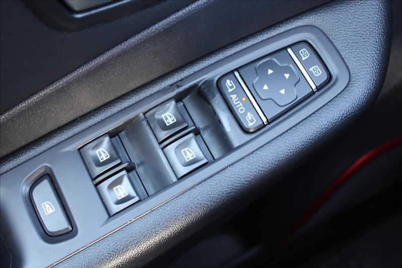 Renault Captur 1,2 TCe  NOVÉ V ČR,1.MAJITEL - fotka 20 z 30
