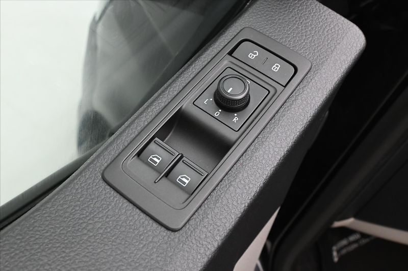 Volkswagen Transporter 2,0 TDI 110kW LONG KLIMA Záruk - fotka 24 z 28