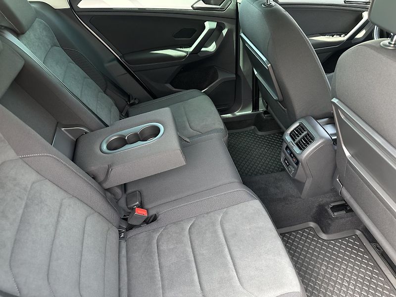 Volkswagen Tiguan 2.0 TSI DSG 4Motion - fotka 11 z 30