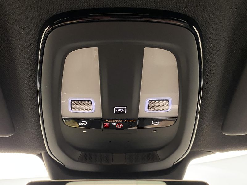 Volvo XC40 (2026) B3 AUT DARK PLUS - fotka 37 z 59