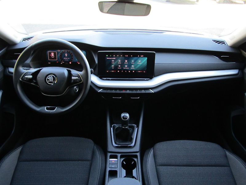 Škoda Octavia IV FL Combi Selection 1.5 TSI - fotka 16 z 30
