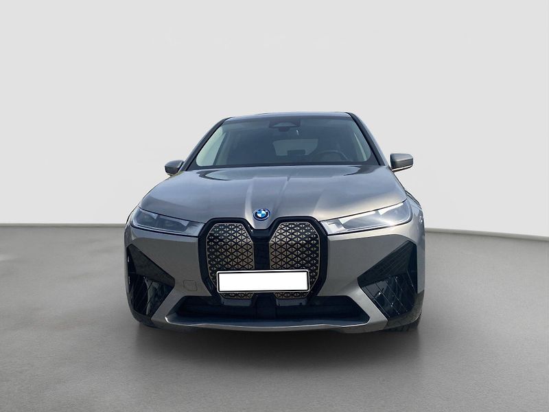 BMW iX xDrive40 Sport Kamera - fotka 2 z 15