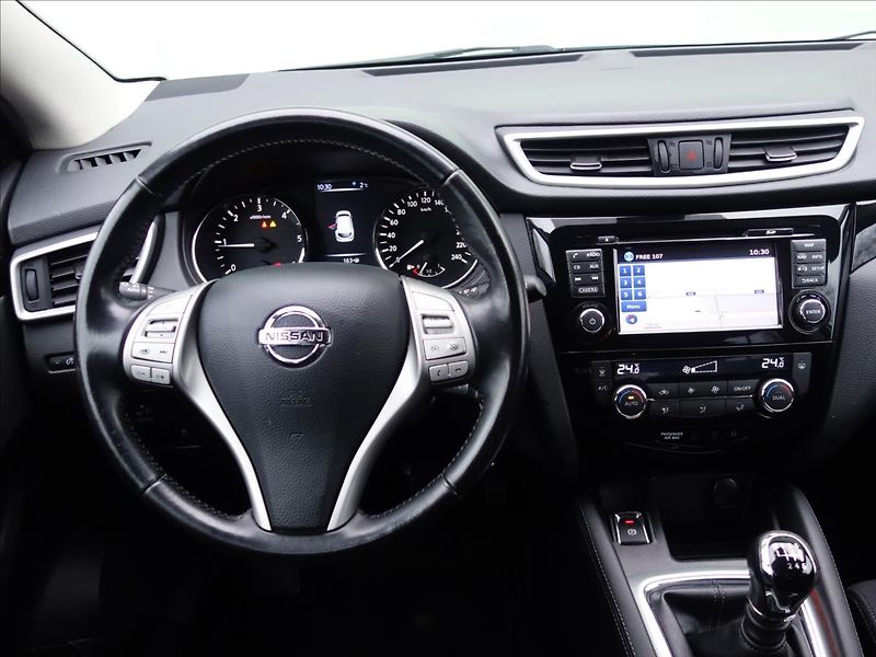 Nissan Qashqai 1,5 81kW NAVI - fotka 19 z 39