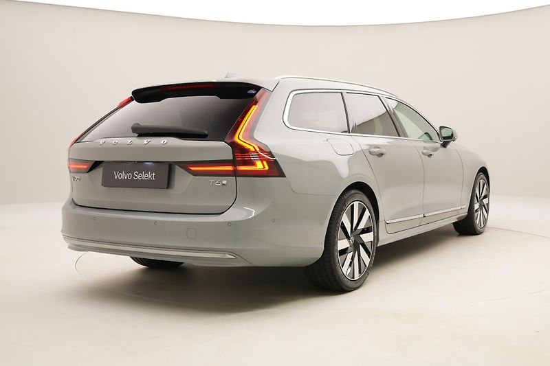 Volvo V90 T6 AWD RECHARGE REZERVACE - fotka 13 z 58