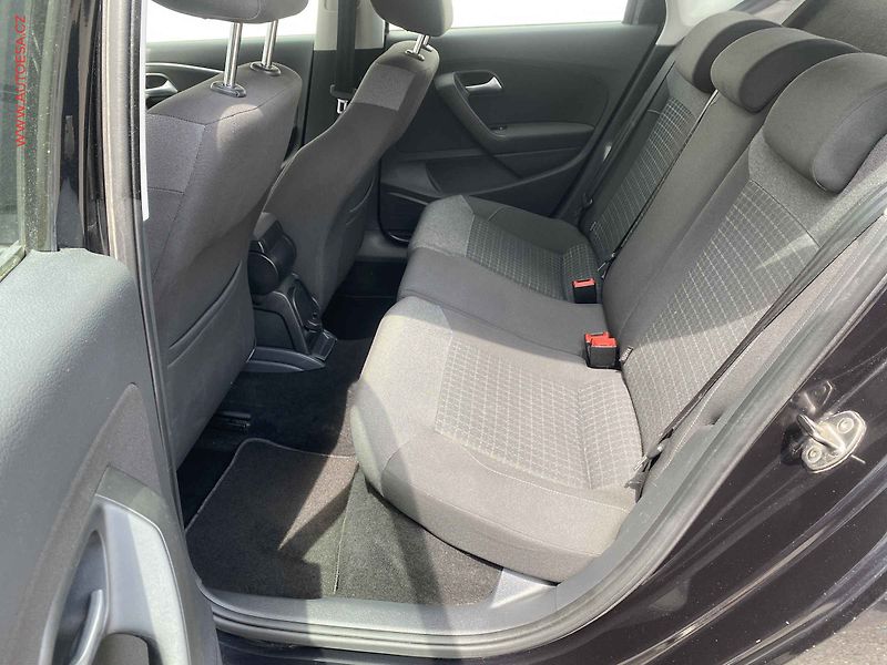 Volkswagen Polo (2015) 1.0 MPi, Comfortline, výhřev - fotka 10 z 17