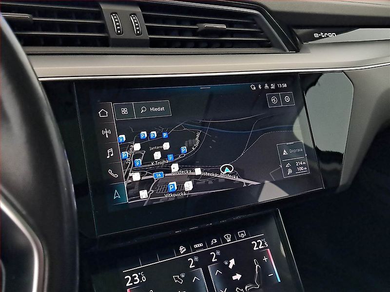 Audi e-tron (2021) S-Line 50 quattro - fotka 24 z 26