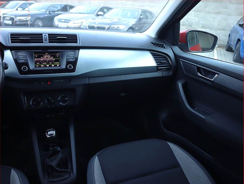 Škoda Fabia (2018) 1.0, Park. senzory - fotka 8 z 18