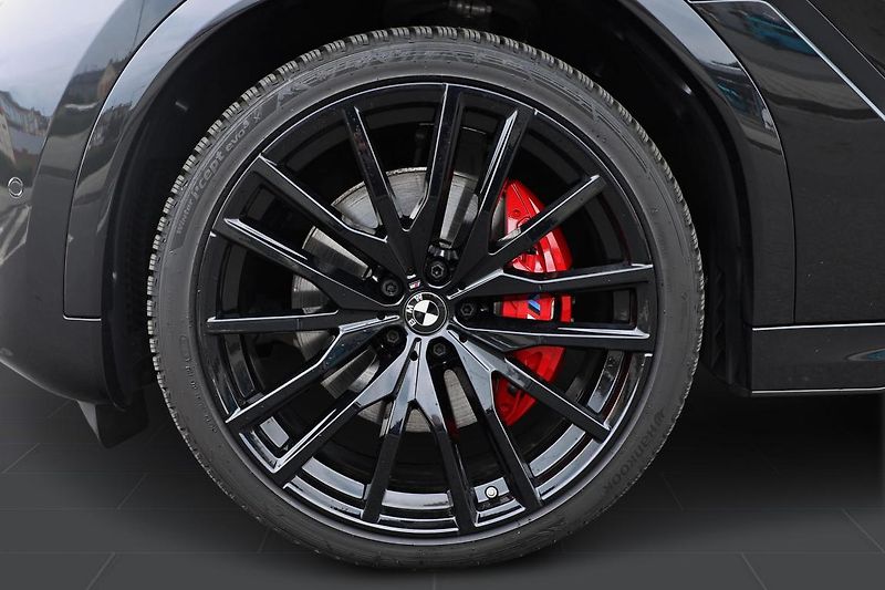 BMW X6 xDrive40d - fotka 7 z 24