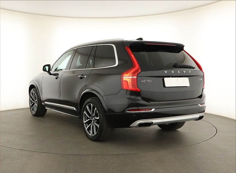 Volvo XC90 (2017) D5 AWD, 4X4, Automat - fotka 4 z 18