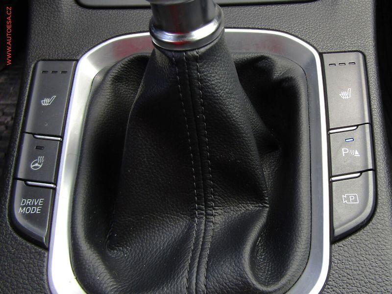 Hyundai i30 (2020) 1.5T-GDi, ČR, navi, LED - fotka 14 z 23