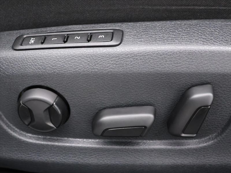 Škoda Superb 2,0 TDI Virtual Matrix Webasto - fotka 16 z 33