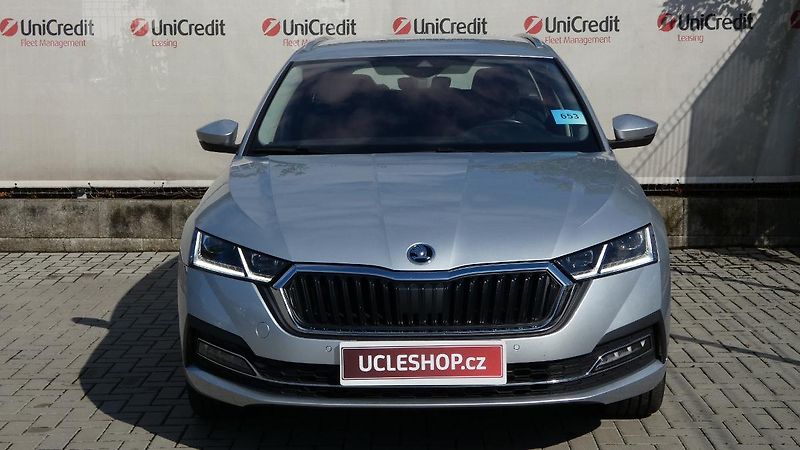 Škoda Octavia Combi 2,0 TDI Style DSG 110 kW - fotka 2 z 25