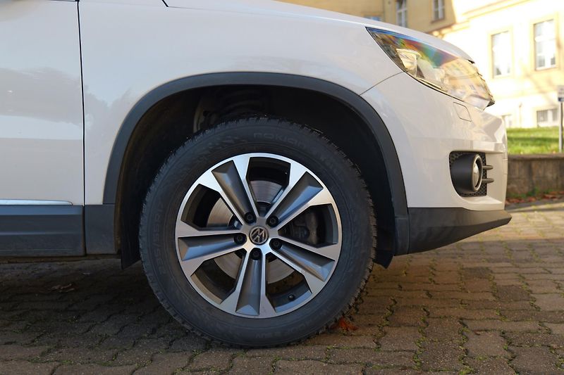 Volkswagen Tiguan TDI 4MOTION Bi-Xenon Alcantara - fotka 10 z 31