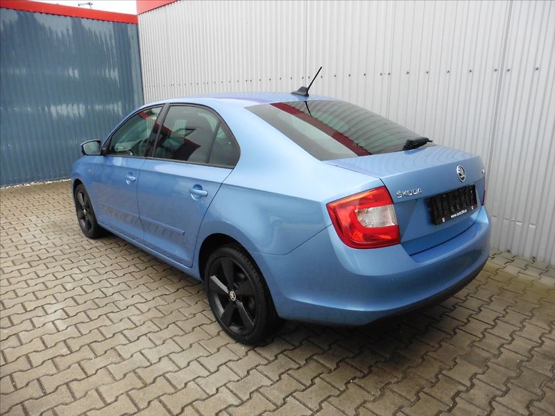 Škoda Rapid 1.2 TSi Elegance Navi 1.maj - fotka 14 z 15
