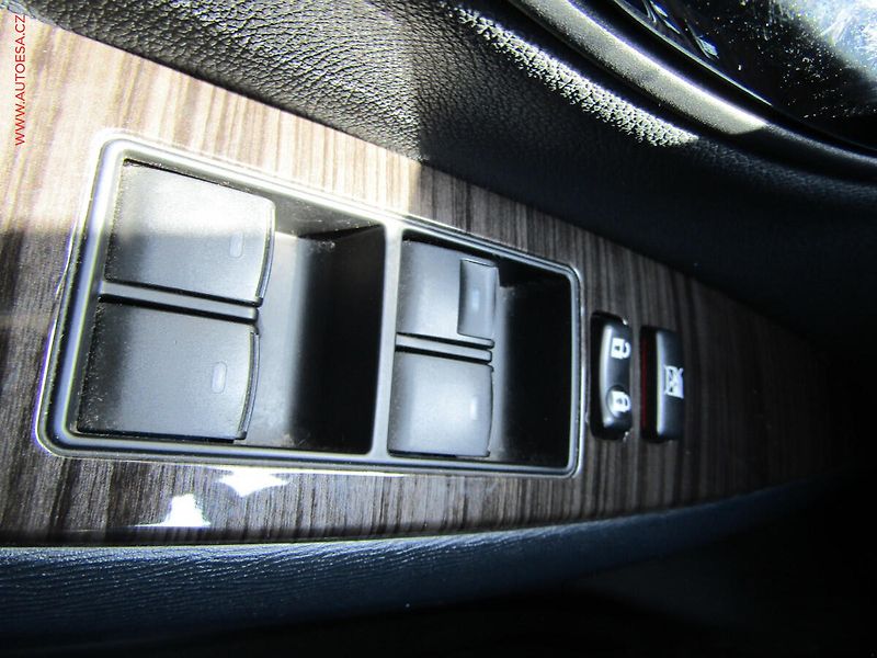 Toyota Avensis (2013) 2.0 D4-D, 1.maj,ČR, Navi - fotka 12 z 21