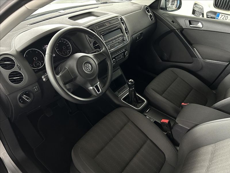 Volkswagen Tiguan 2,0   TDI,1.MAJ,SERVISKA,TAŽNÉ - fotka 7 z 22