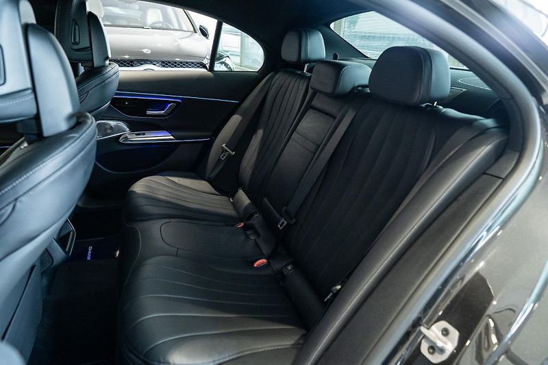Mercedes-Benz Třídy E (2024) E 450 d 4M/AMGPREMIUM/360/ESP - fotka 14 z 19