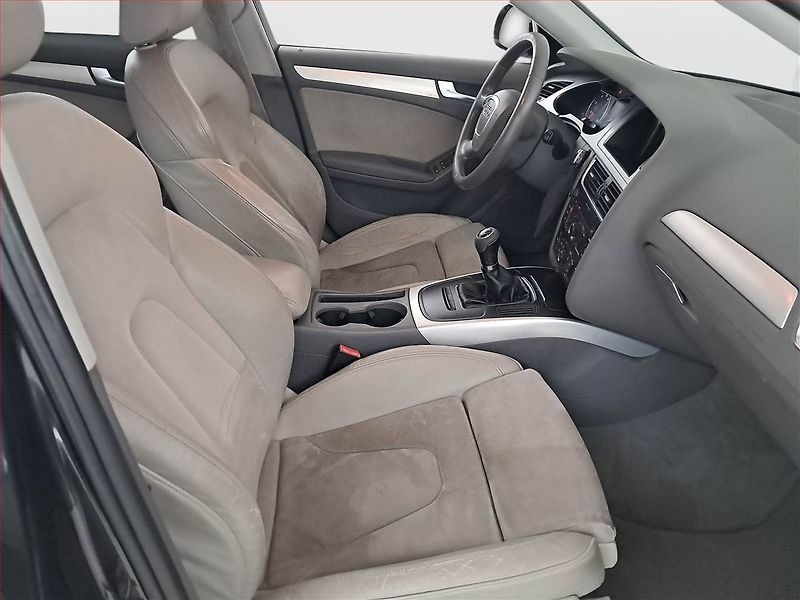 Audi A4 (2008) 1.8 TFSI, Serv.kniha - fotka 9 z 15