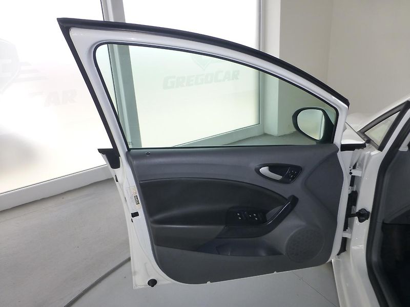 Seat Ibiza (2011) 1,6TDI-77KW**ALU**VYHŘ.SEDADLA - fotka 9 z 20