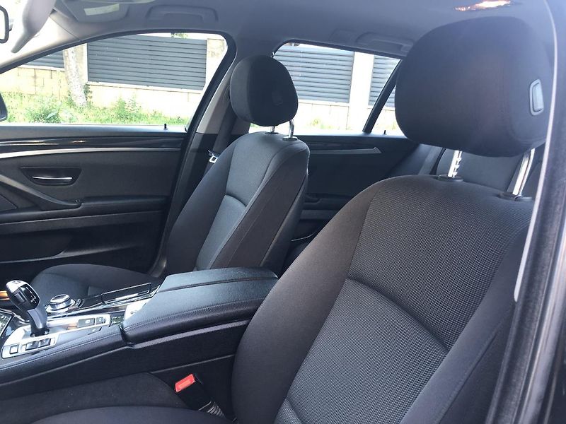 BMW Řada 5 (2015) 518d Touring NAVI velmi pěkný - fotka 29 z 76