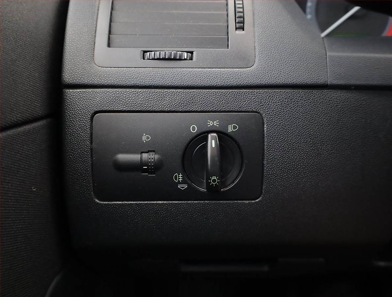 Škoda Fabia (2005) 1.2, po STK, udržované - fotka 13 z 14