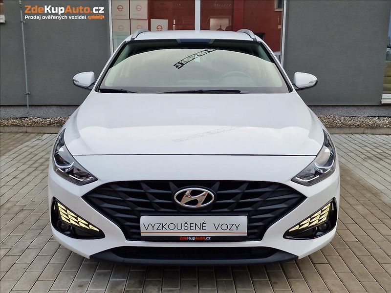 Hyundai i30 1.6 CRDi Comfort,ČR,1.Majitel - fotka 4 z 49