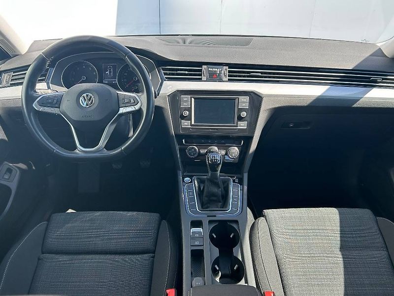 Volkswagen Passat Business 1,5TSI - fotka 11 z 26
